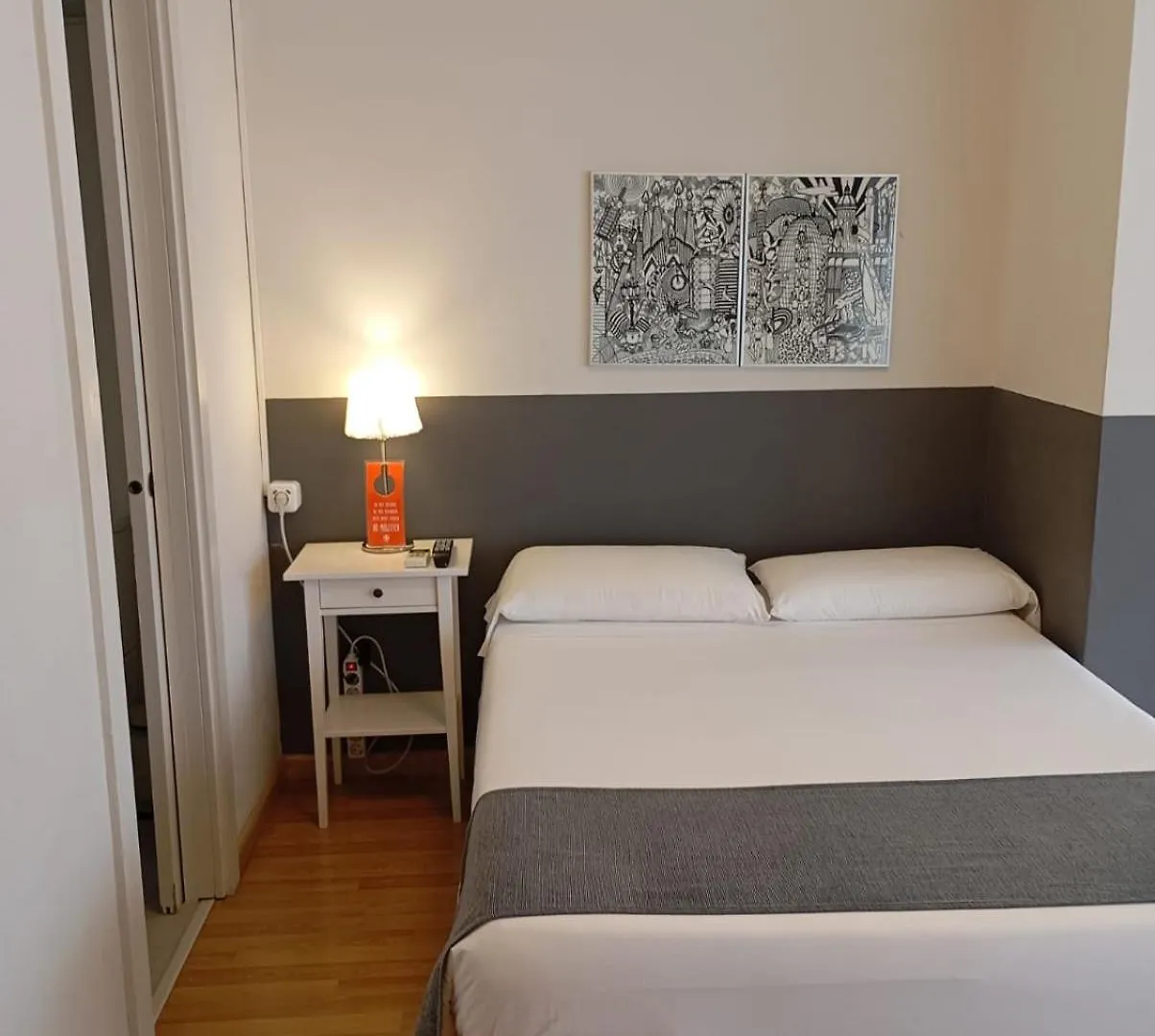 Hostal El Ninot Barcelona Guest house