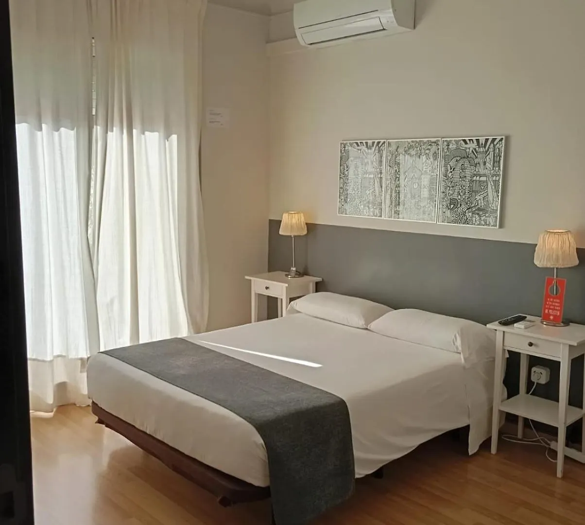 Hostal El Ninot Барселона 2*,