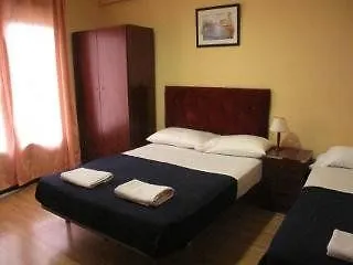Hostal El Ninot Барселона 2*,