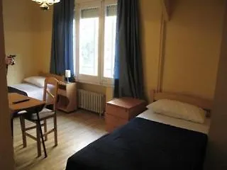 Hostal El Ninot Барселона Гостевой дом