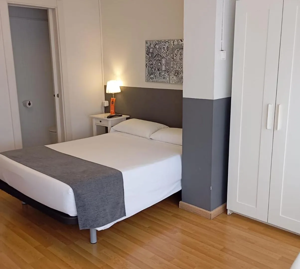 Hostal El Ninot Barcelona Hostel
