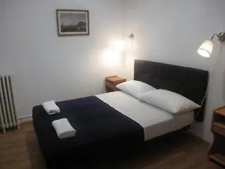 Hostal El Ninot Barcellona Spagna
